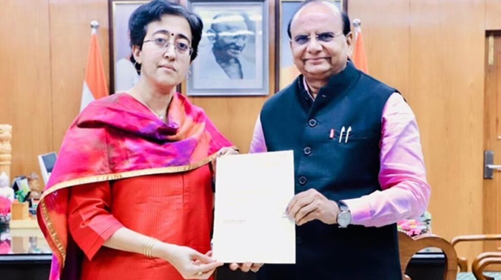 'आपको यमुना मैया का शाप लगा है...', इस्तीफा देने पहुंचीं आतिशी से बोले एलजी वीके सक्सेना