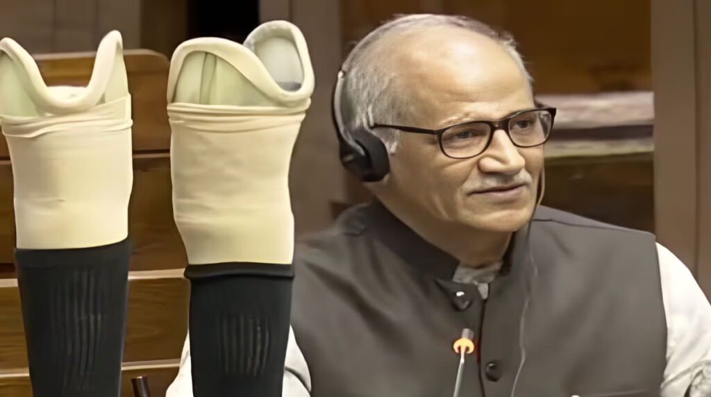 राज्यसभा में कटा पैर दिखाकर भाजपा सदस्य ने माकपा को दिखाया आईना